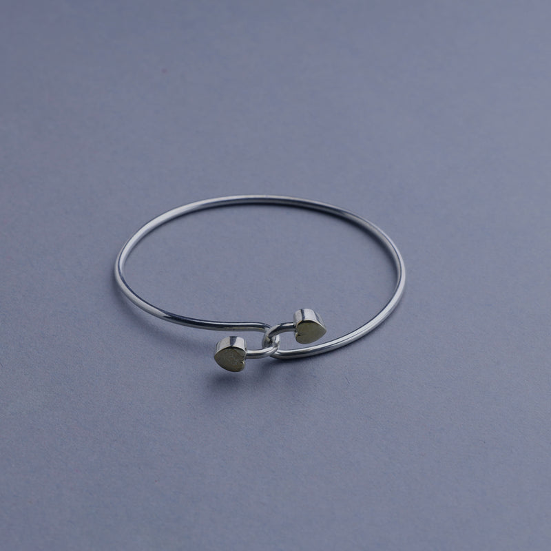 Tiffany & Co. / Double Heart Hook Bangle