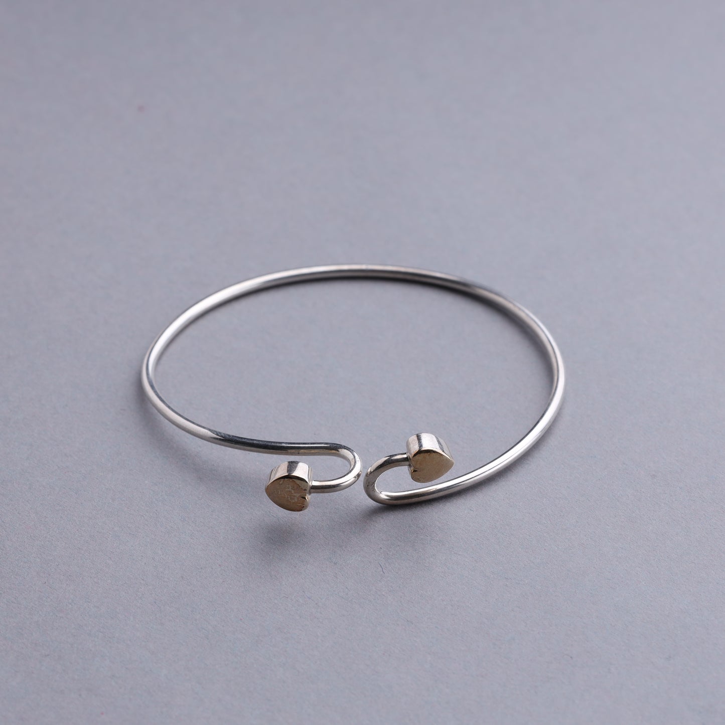 Tiffany & Co. / Double Heart Hook Bangle