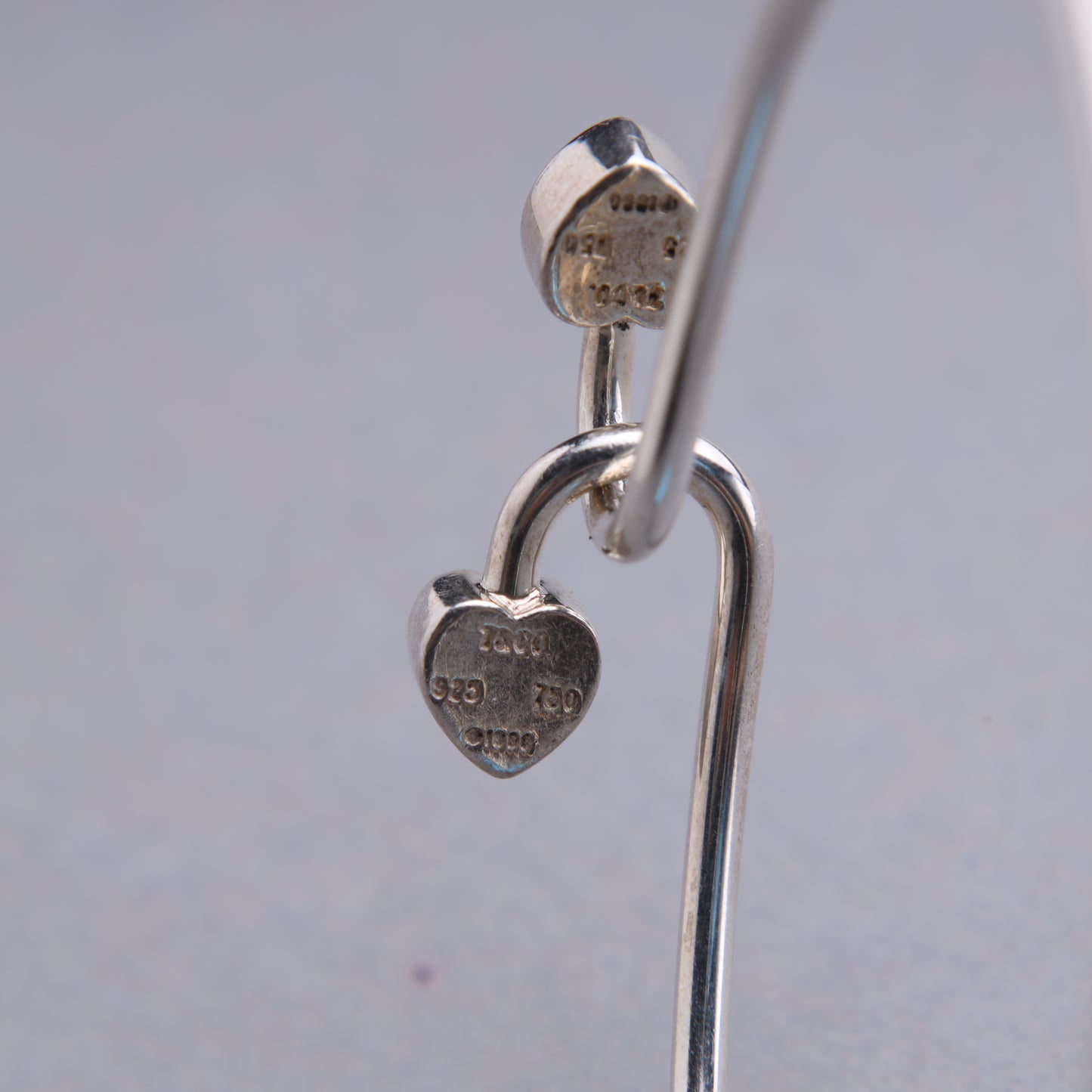 Tiffany & Co. / Double Heart Hook Bangle