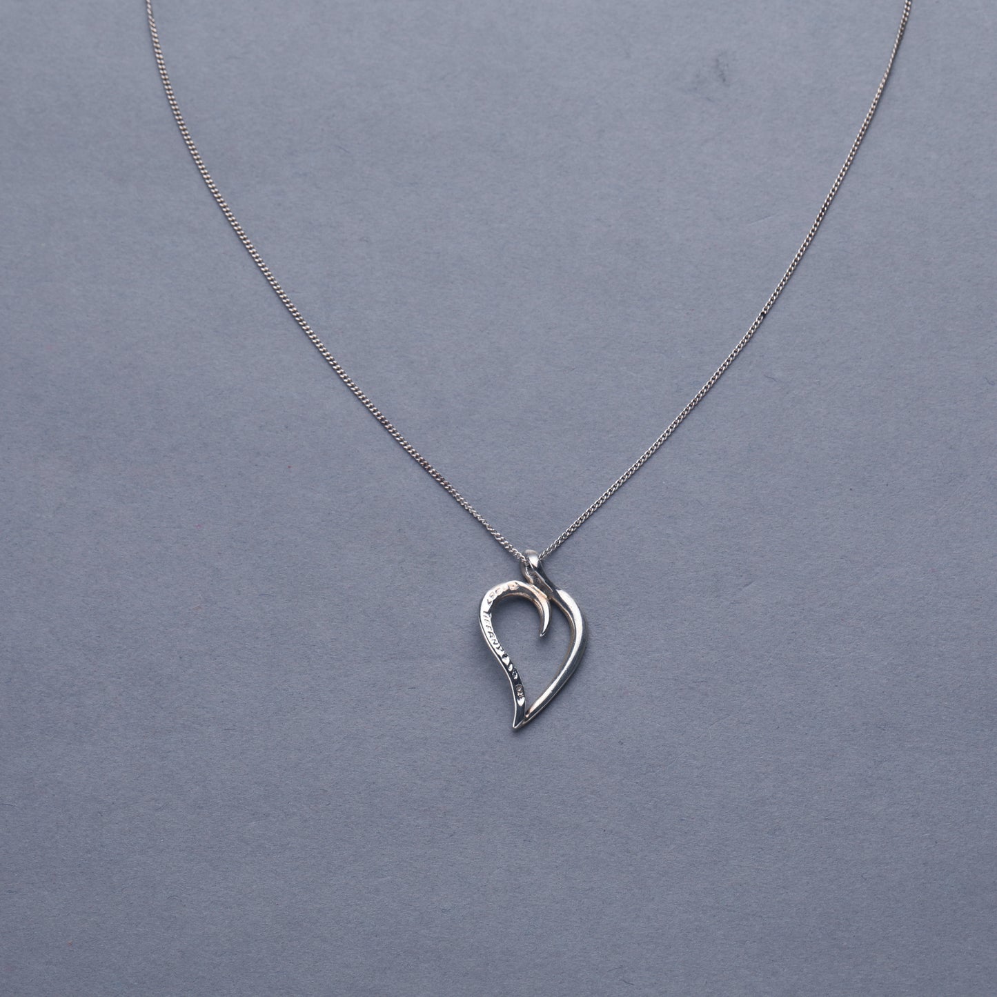 Tiffany & Co. / Leaf Pendant Necklace