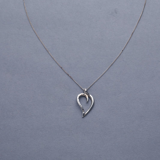 Tiffany & Co. / Leaf Pendant Necklace