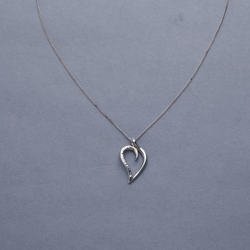 Tiffany & Co. / Leaf Pendant Necklace