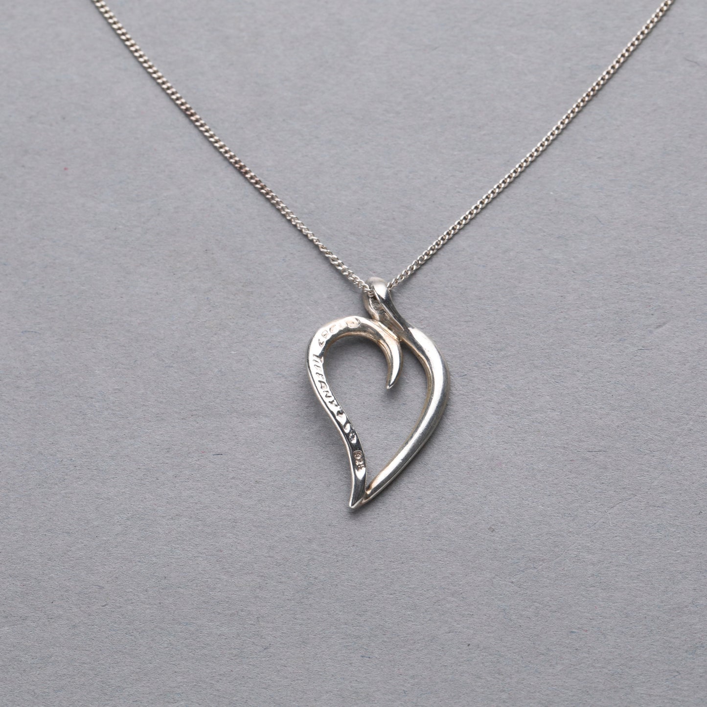 Tiffany & Co. / Leaf Pendant Necklace