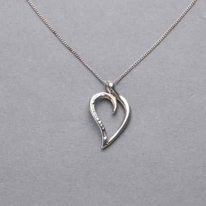 Tiffany & Co. / Leaf Pendant Necklace