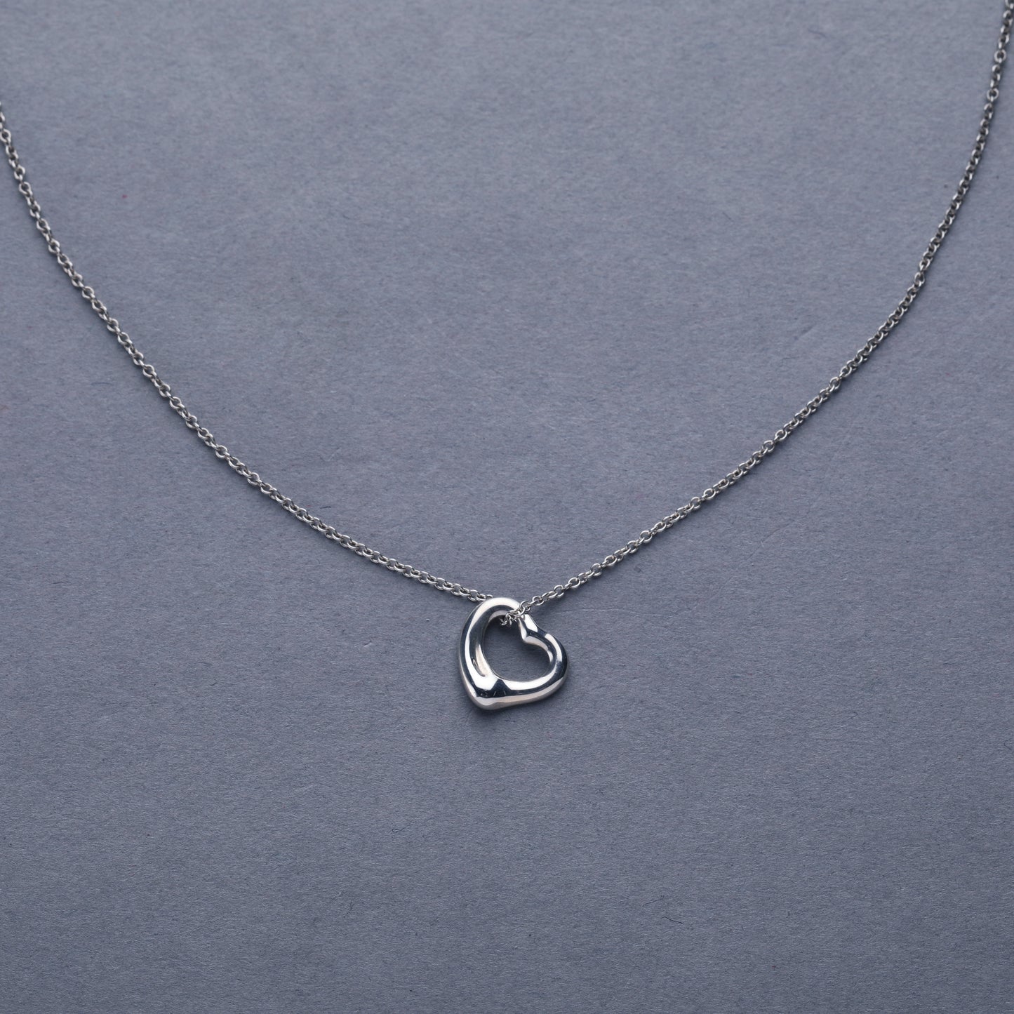 Tiffany & Co. / Open Heart Necklace S
