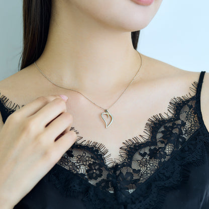Tiffany & Co. / Leaf Pendant Necklace