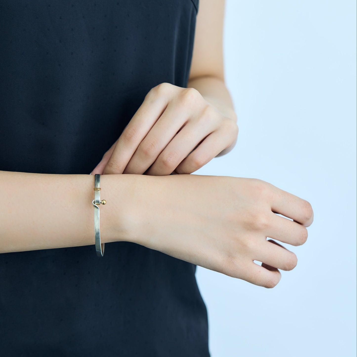 Tiffany & Co. / Hook & Eye Bangle