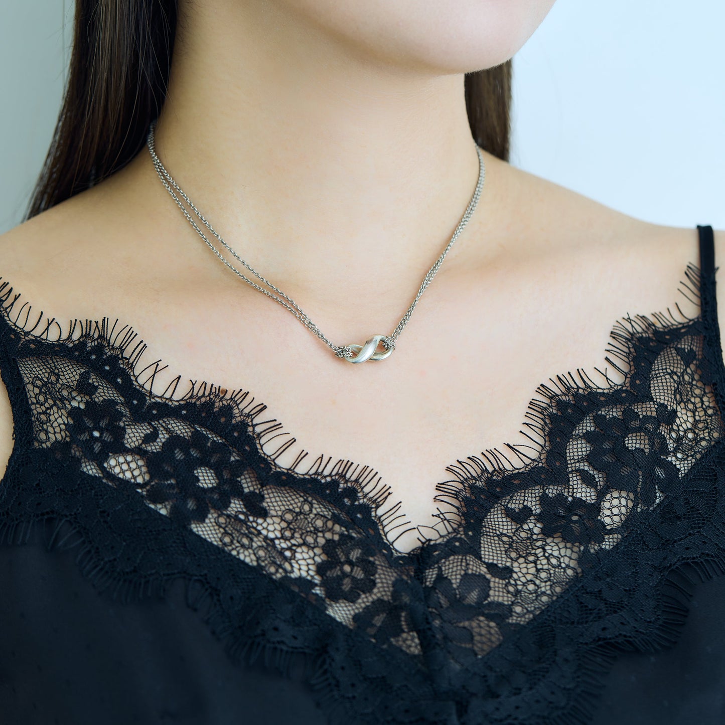Tiffany & Co. / Infinity Necklace