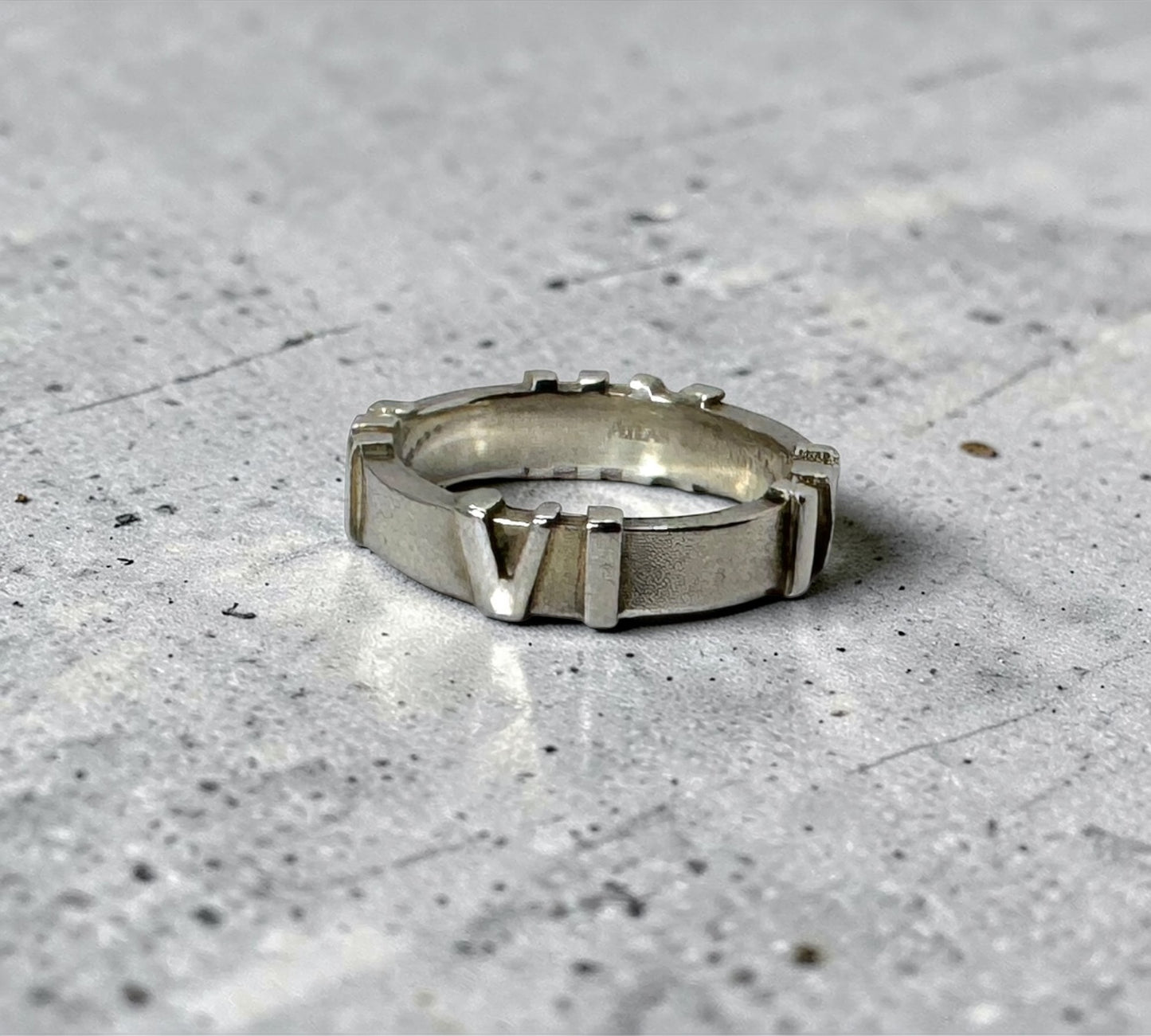 Tiffany & Co. ヴィンテージ アトラス オープン リング シルバー925 11号 ローマ数字 透かし彫り