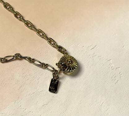 Yves Saint Laurent ヴィンテージ Cassandre Logo Pendant Necklace イヴ・サンローラン カサンドラ ロゴ ペンダント ネックレス ゴールド 56cm