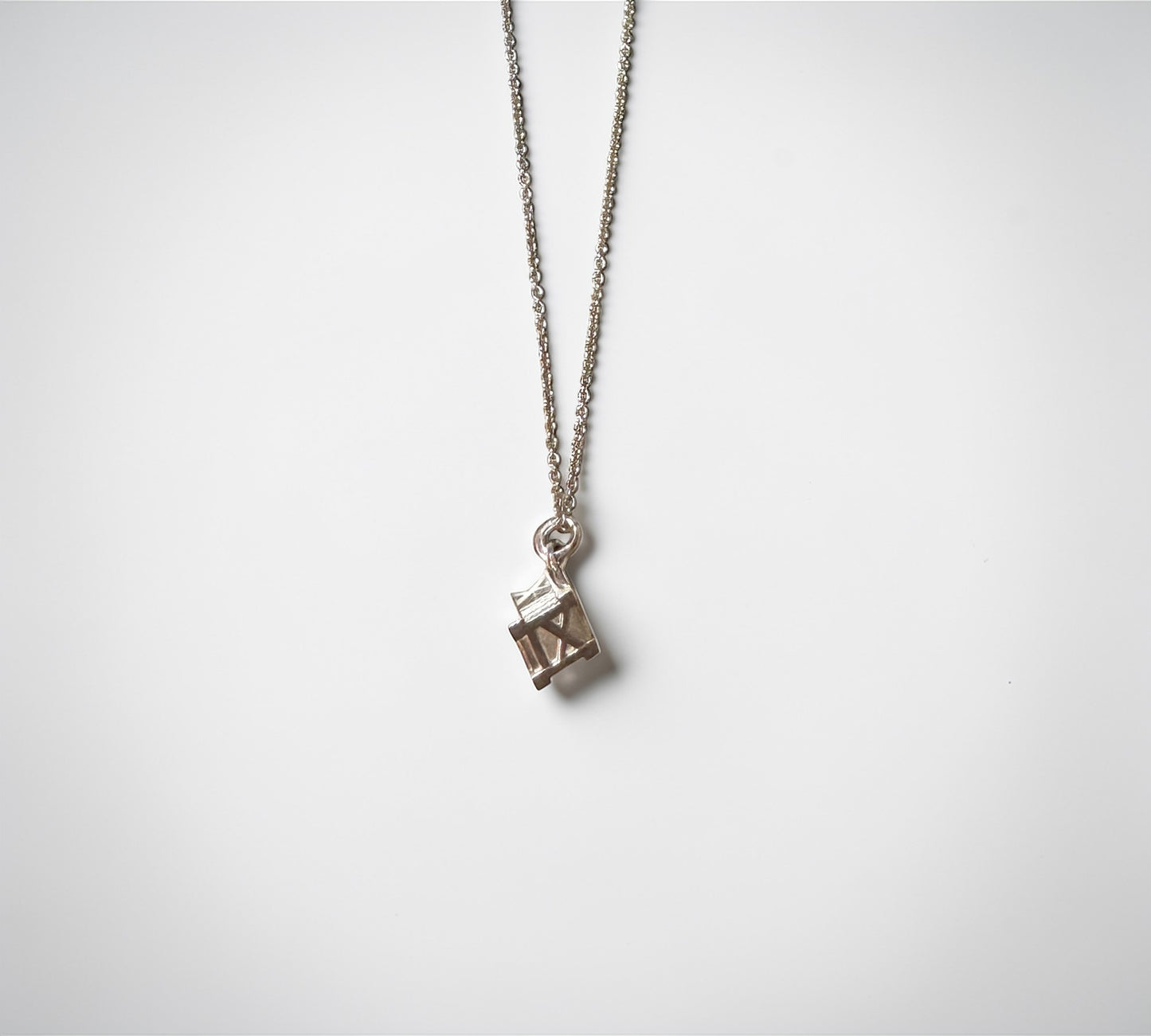 Tiffany & Co. ヴィンテージ アトラス キューブ ネックレス シルバー925 ローマ数字