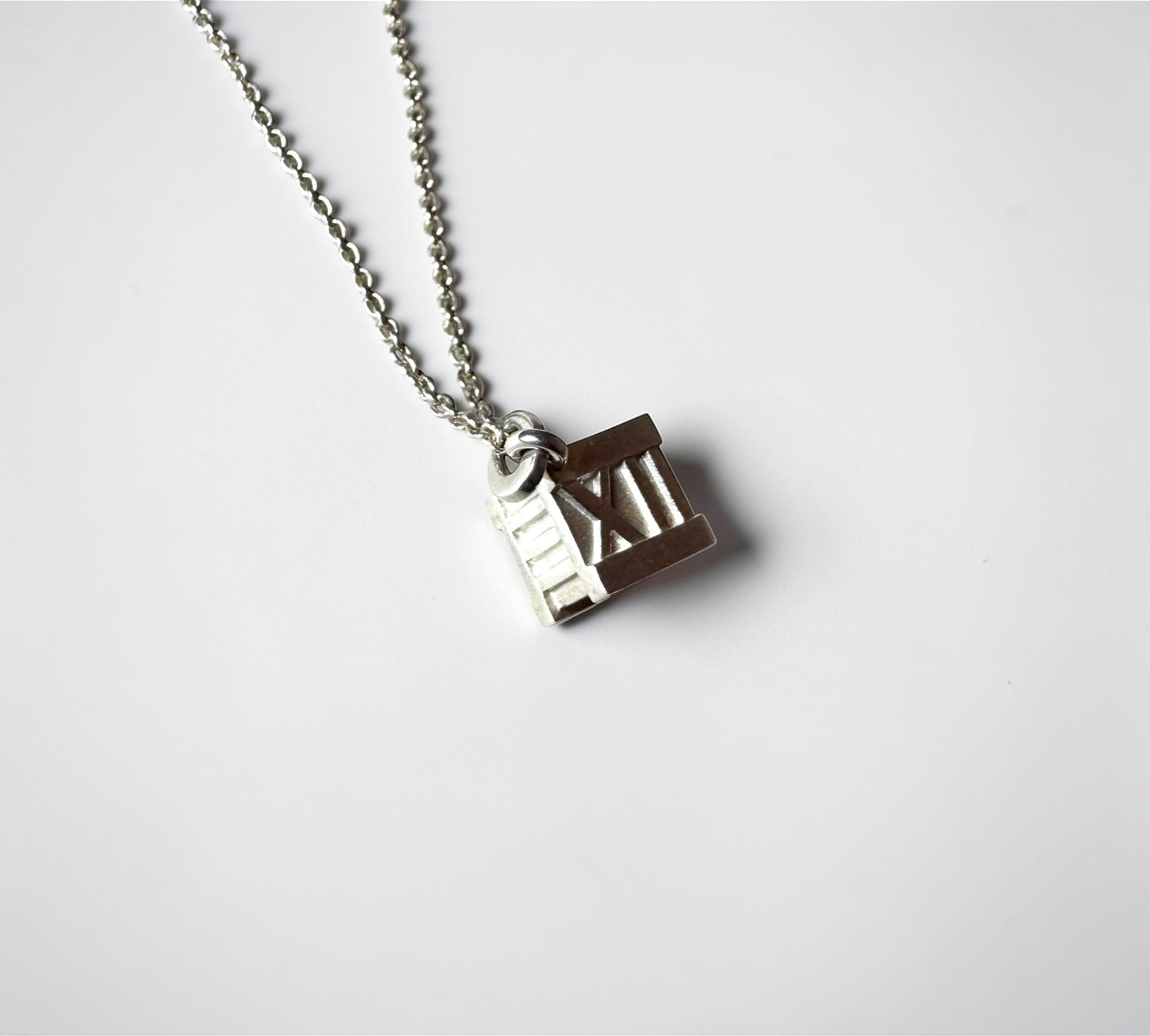 Tiffany & Co. ヴィンテージ アトラス キューブ ネックレス シルバー925 ローマ数字