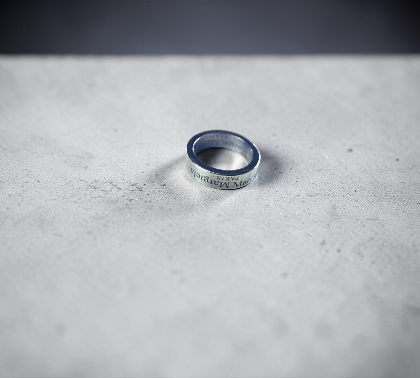 Maison Margiela Logo Engraved Band Ring メゾン マルジェラ ロゴ ワイド バンド リング シルバー925 9号