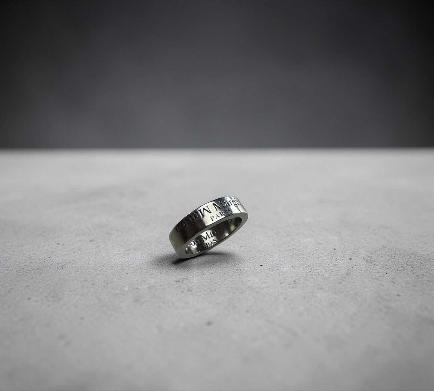 Maison Margiela Logo Engraved Band Ring メゾン マルジェラ ロゴ ワイド バンド リング シルバー925 9号