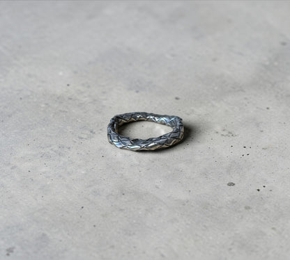 Bottega Veneta Intrecciato Sculpted Band Ring ボッテガ・ヴェネタ イントレチャート スカルプテッド バンド リング シルバー925 13号