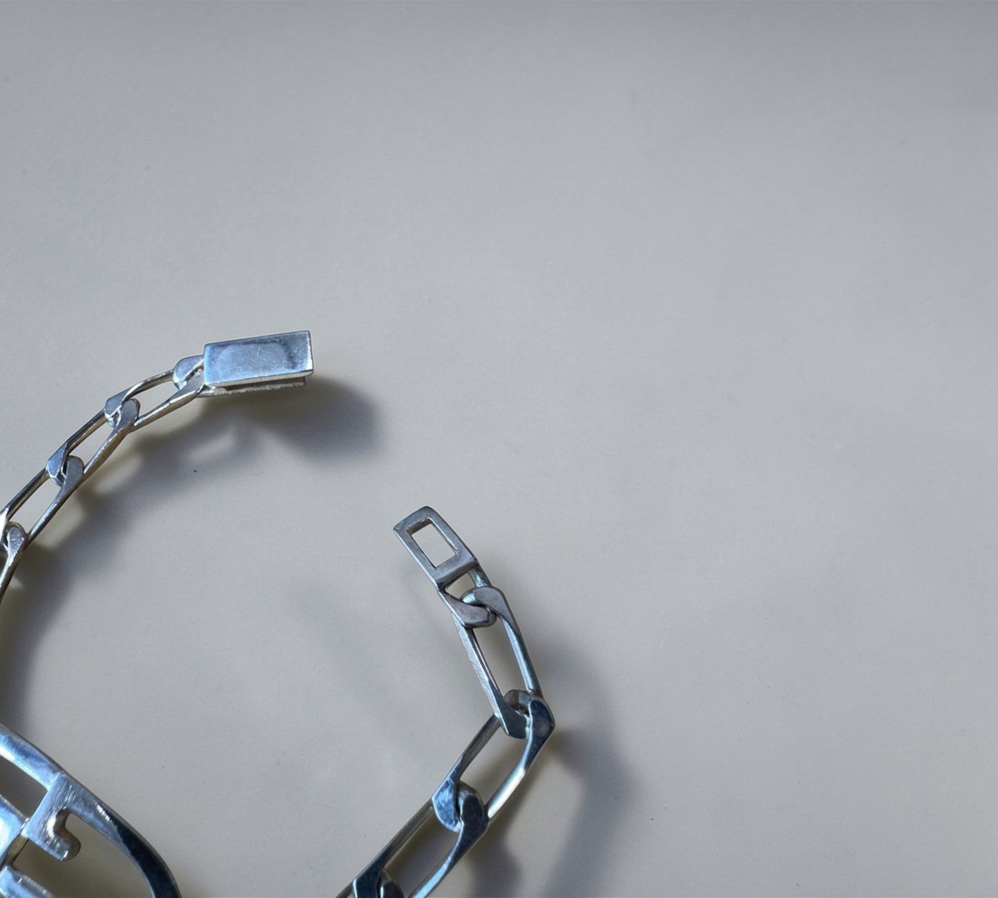 Gucci GG Logo ID Plate Bracelet グッチ GG ロゴ インターロッキング プレート ブレスレット シルバー925 18cm